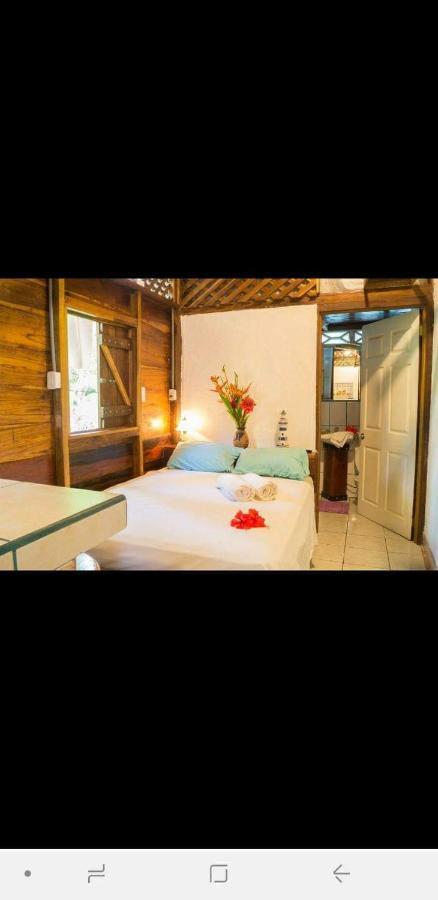 Hostal Cecilia Puerto Viejo de Talamanca Kültér fotó