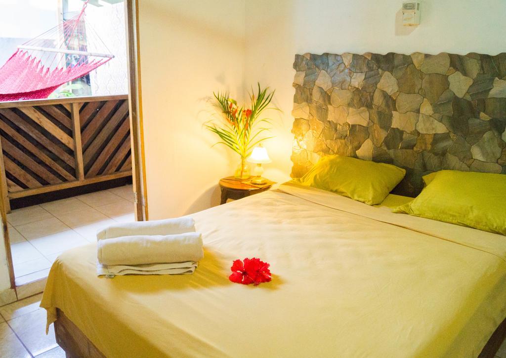 Hostal Cecilia Puerto Viejo de Talamanca Kültér fotó