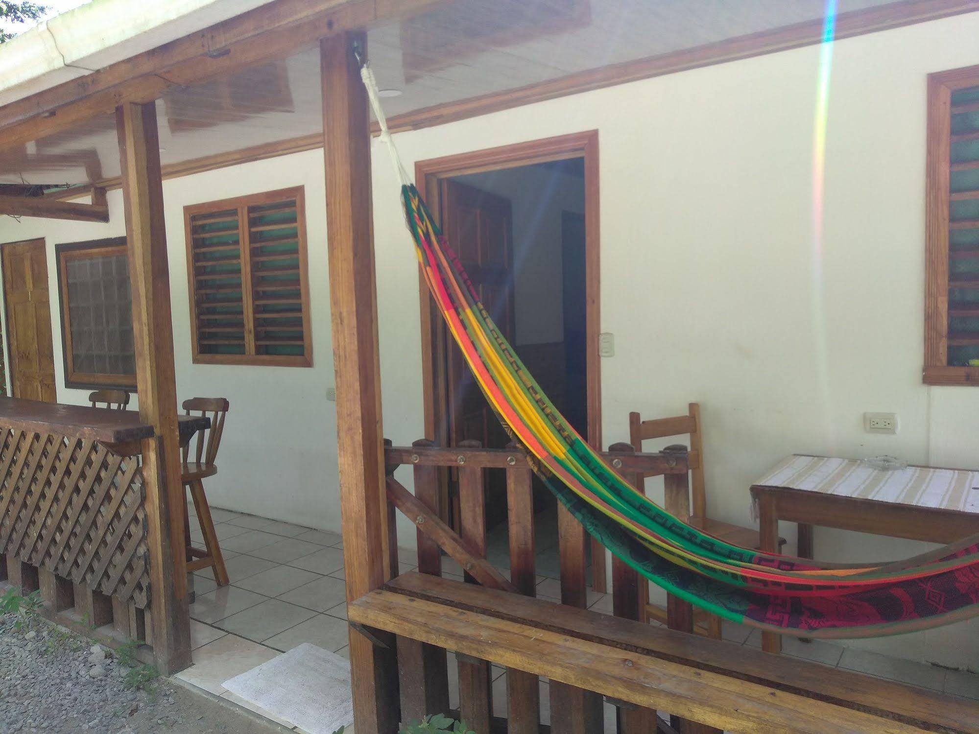 Hostal Cecilia Puerto Viejo de Talamanca Kültér fotó