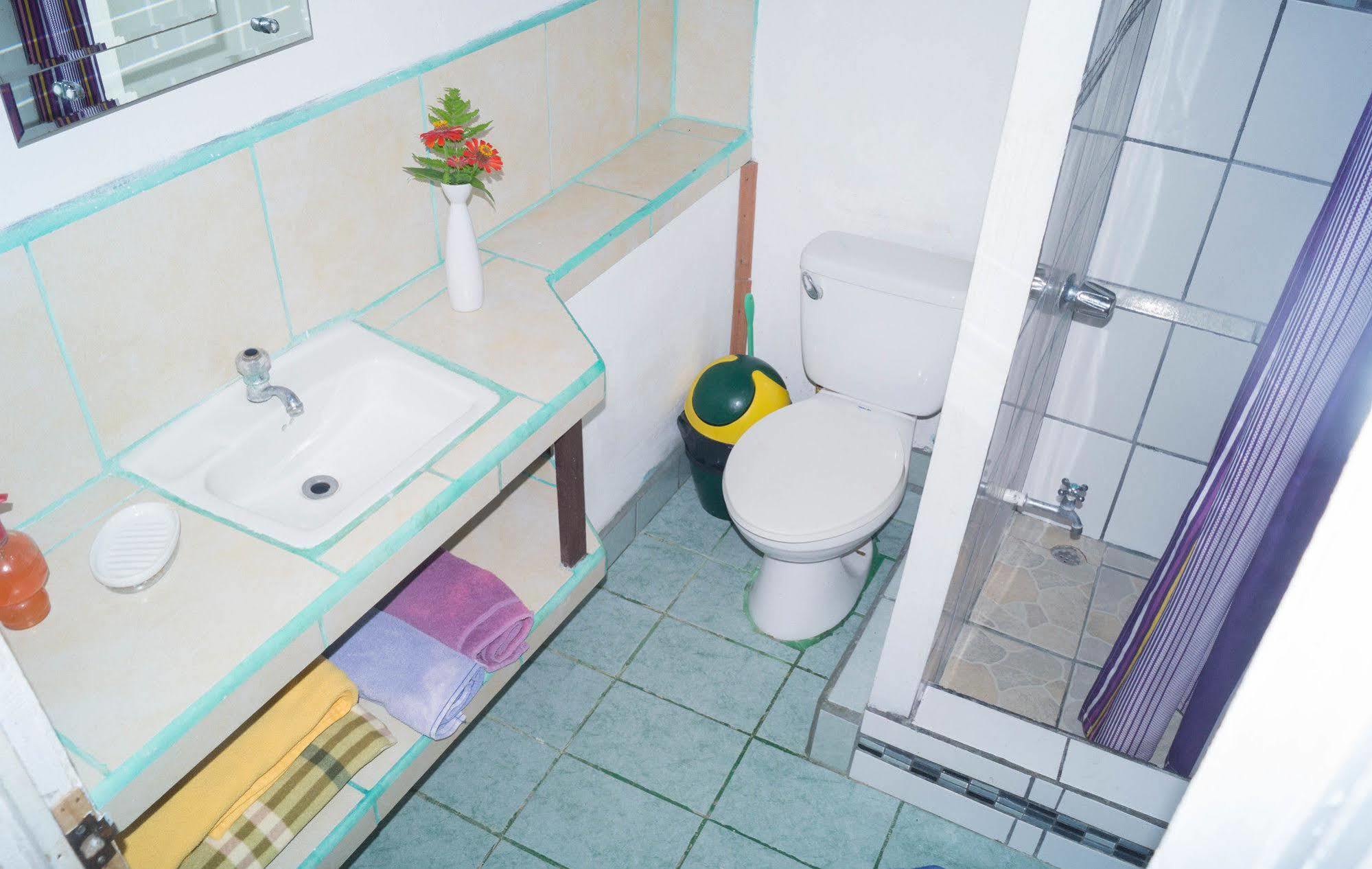 Hostal Cecilia Puerto Viejo de Talamanca Kültér fotó